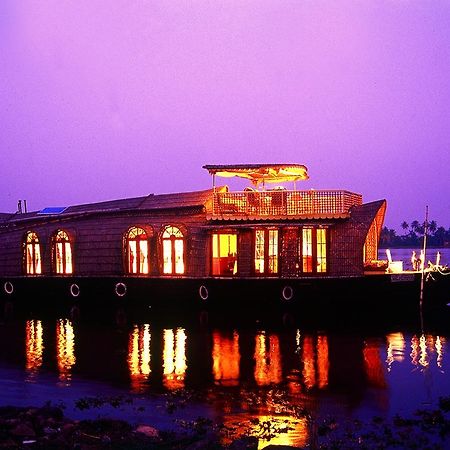 Soma Hamsam House Boat Hotel Alappuzha Buitenkant foto