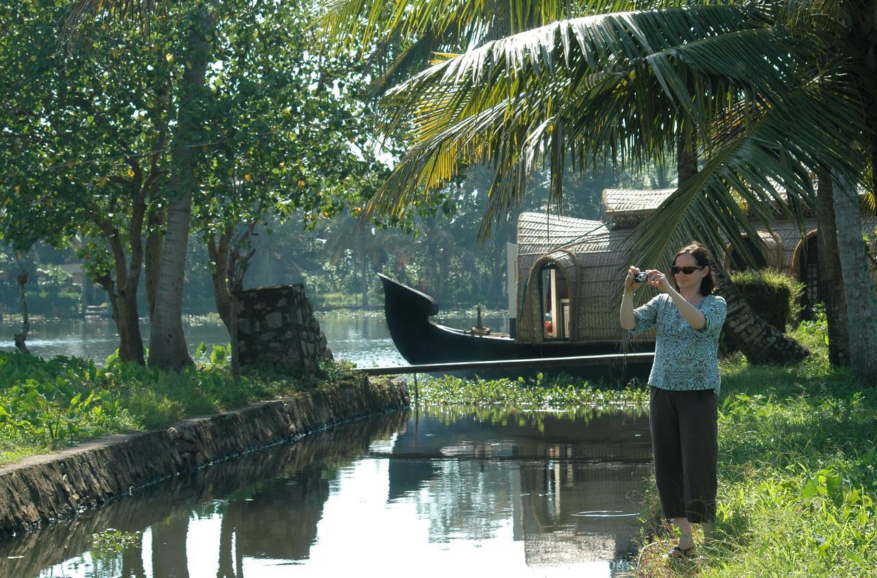 Soma Hamsam House Boat Hotel Alappuzha Buitenkant foto