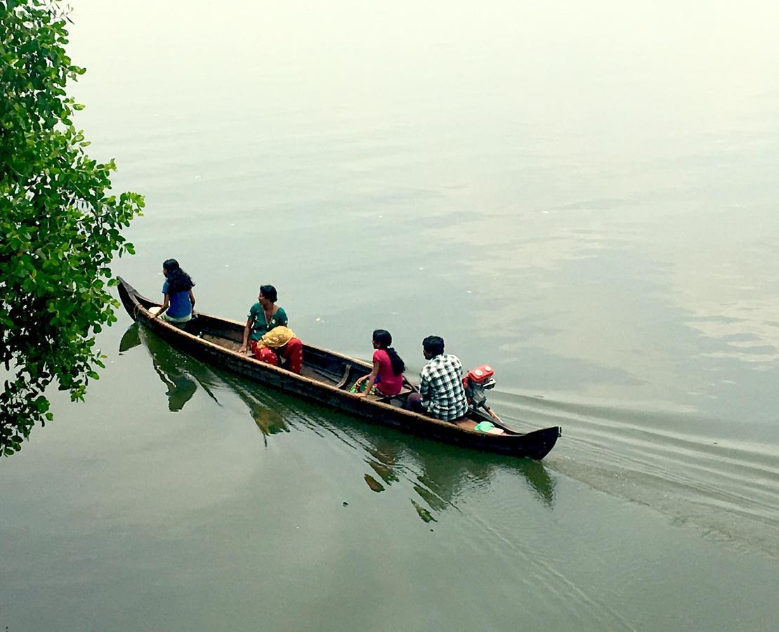 Soma Hamsam House Boat Hotel Alappuzha Buitenkant foto